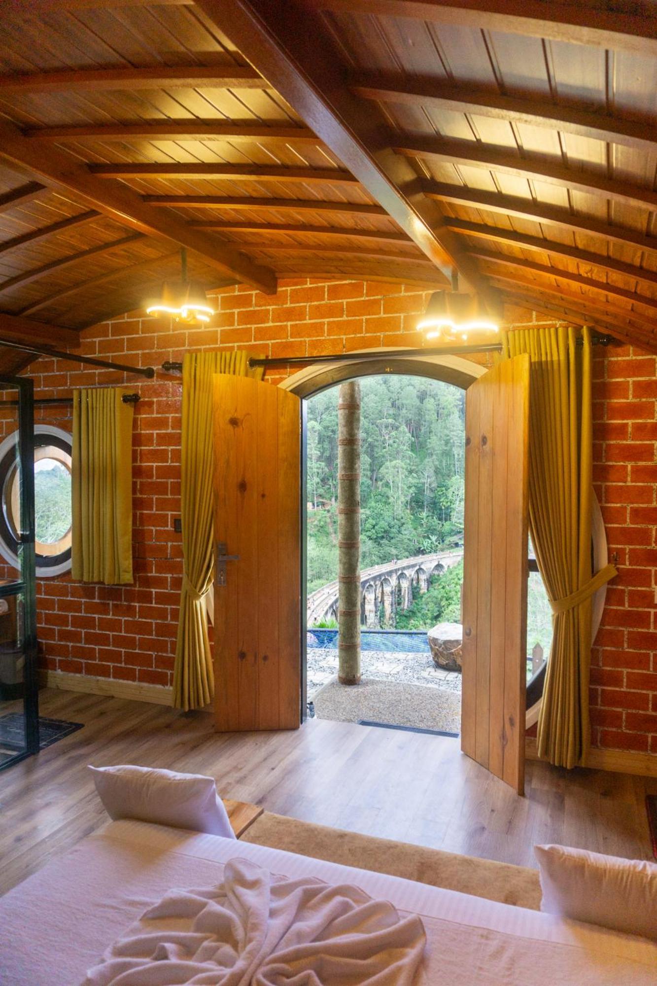 Bed and Breakfast Hobbit Hole Hideaway Элла Экстерьер фото