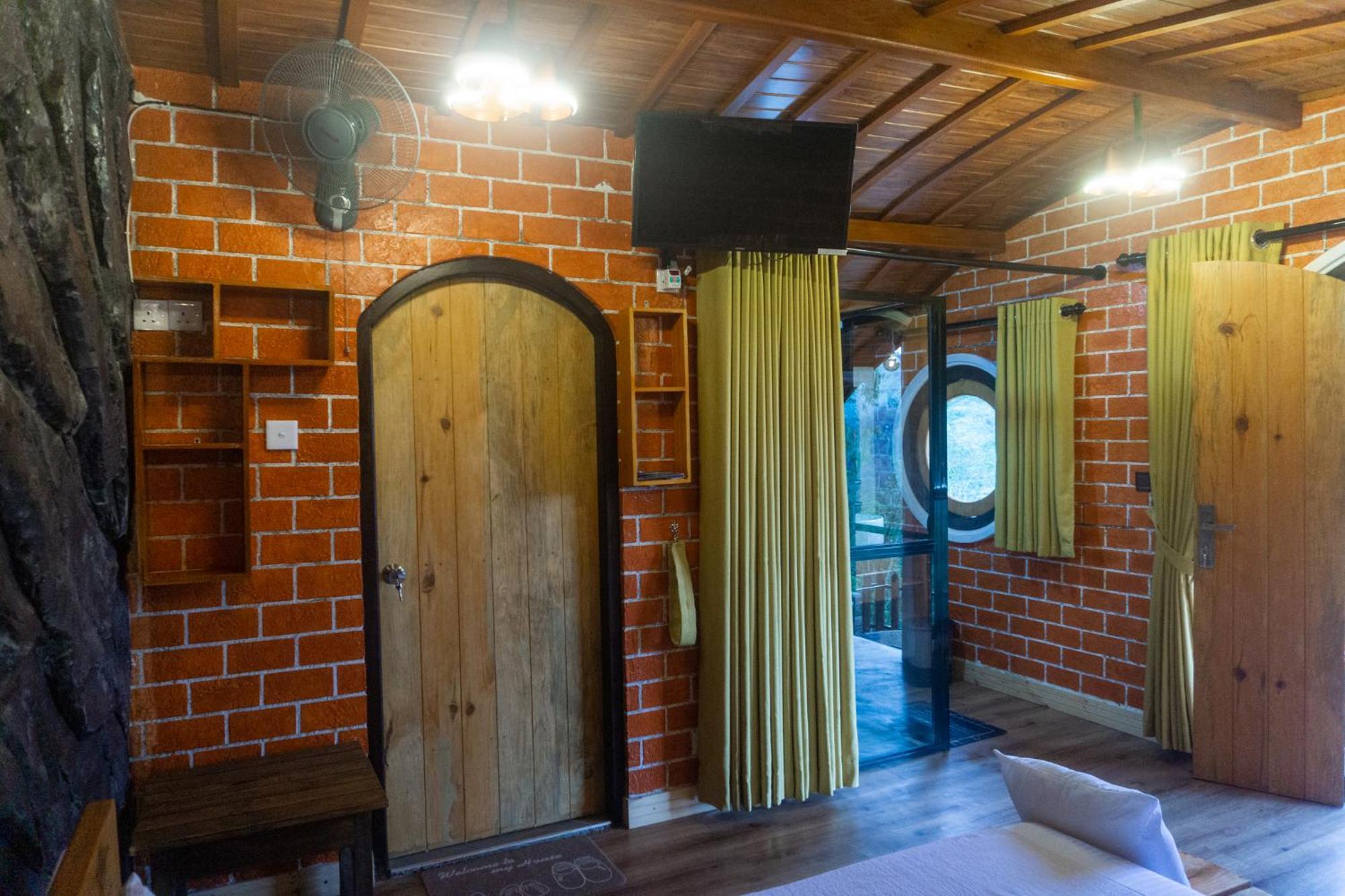 Bed and Breakfast Hobbit Hole Hideaway Элла Экстерьер фото