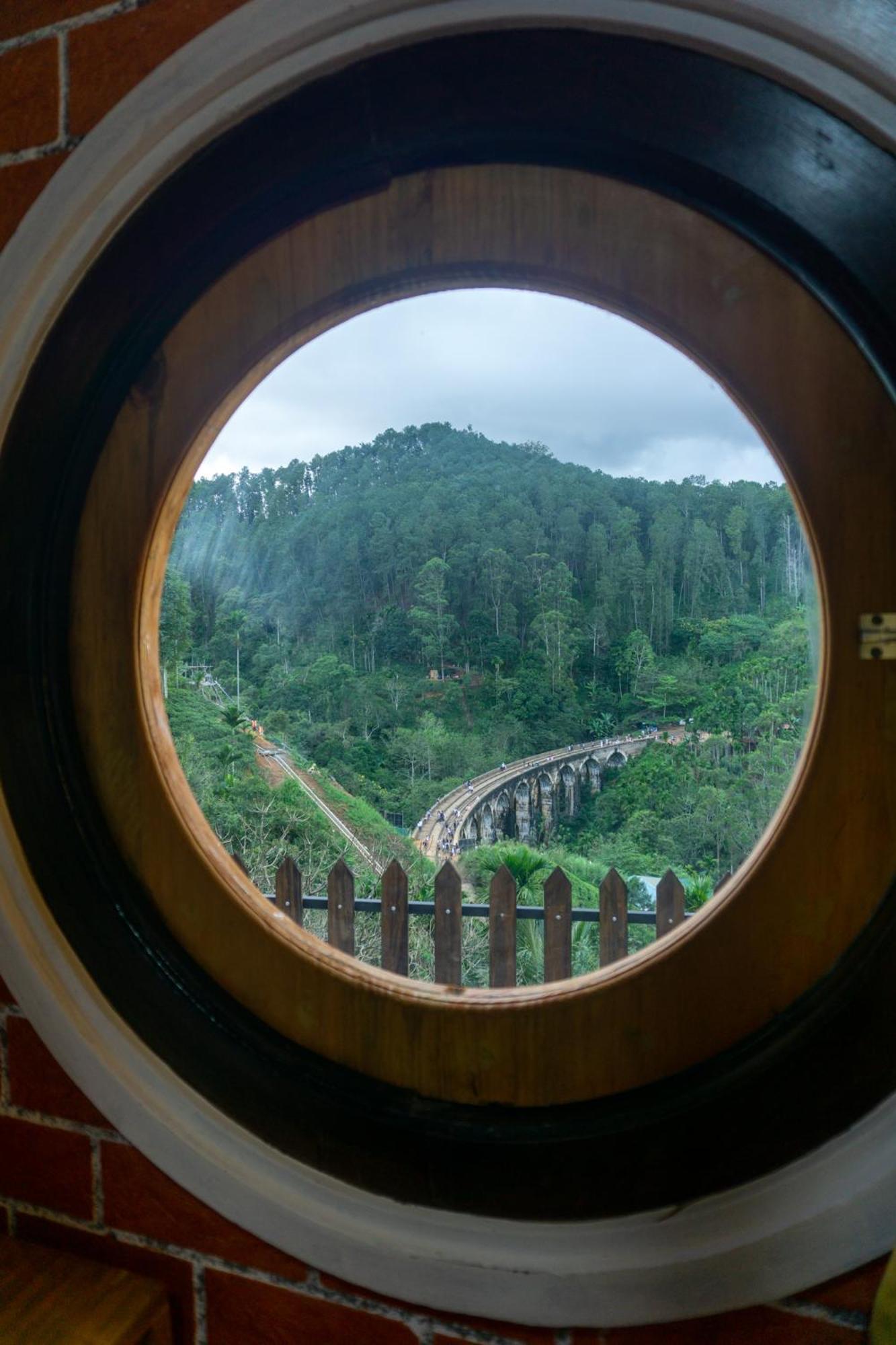 Bed and Breakfast Hobbit Hole Hideaway Элла Экстерьер фото