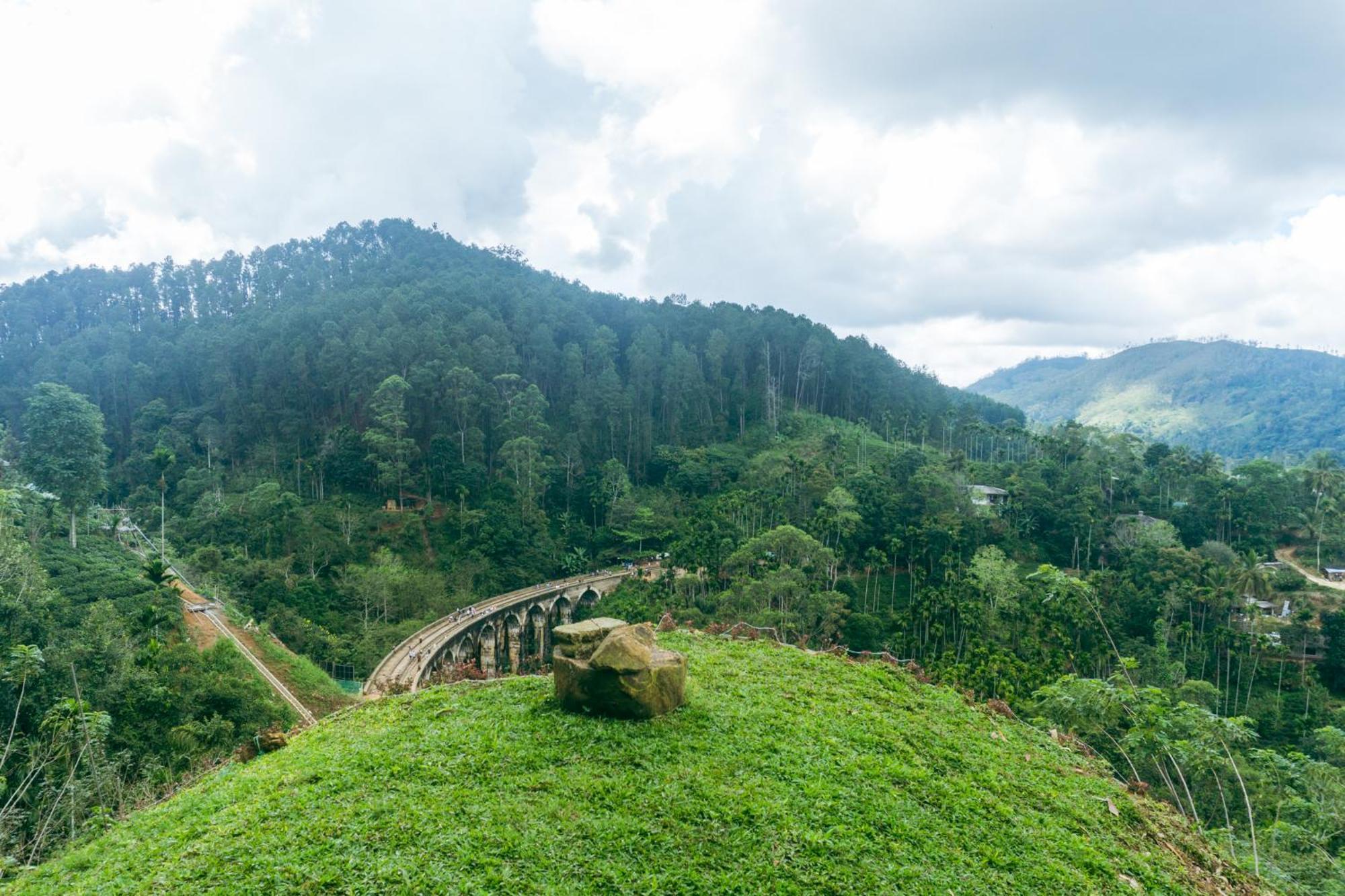 Bed and Breakfast Hobbit Hole Hideaway Элла Экстерьер фото