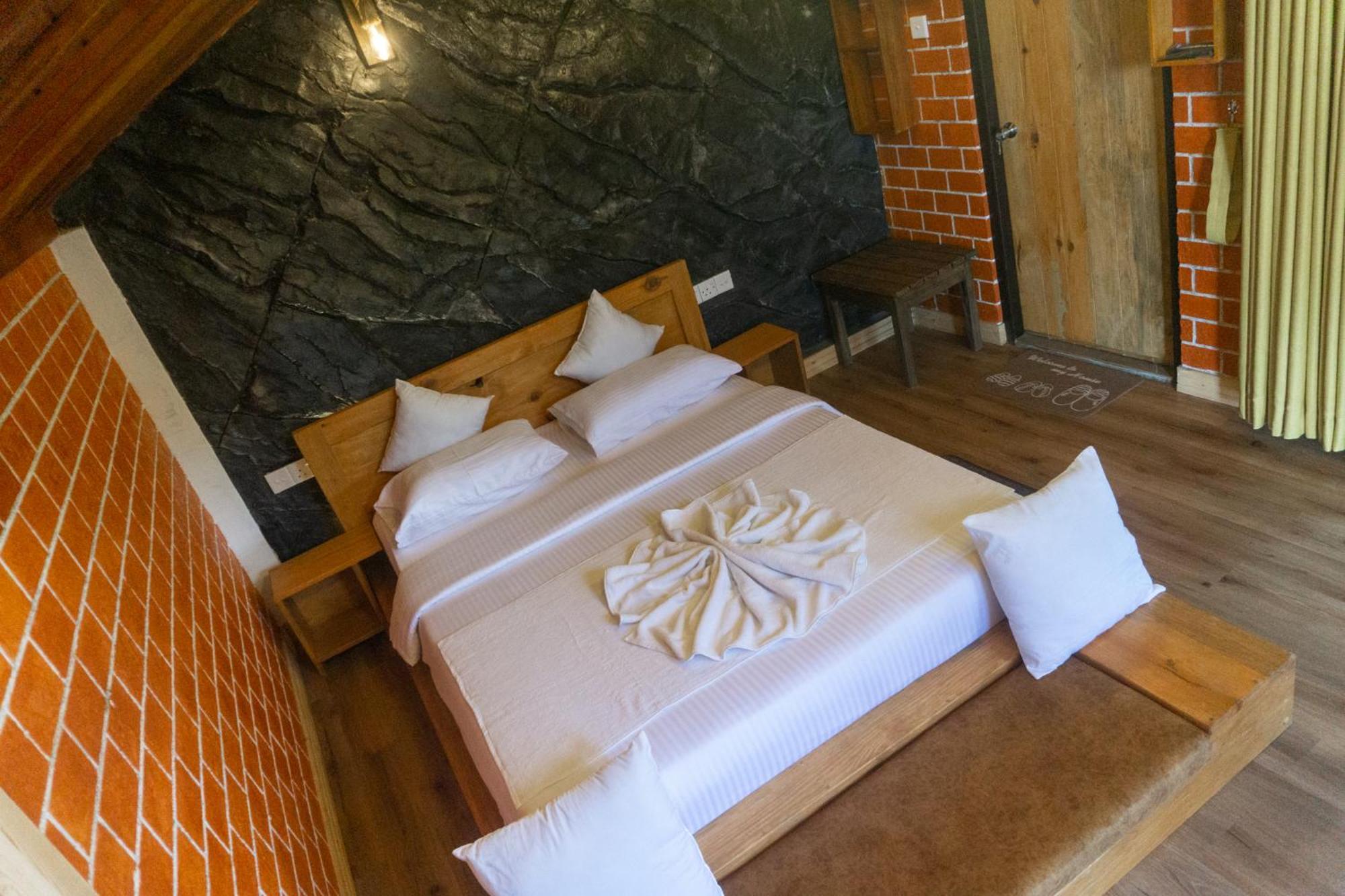 Bed and Breakfast Hobbit Hole Hideaway Элла Экстерьер фото